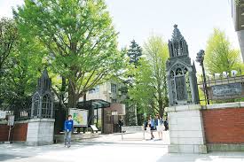 学歴は青山学院大学から東大大学院