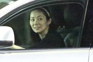 伊東美咲と旦那のセレブライフスタイル！車・学校・旅行費を徹底検証