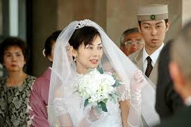 伊東美咲の旦那の年収とセレブ生活の裏側！ハワイ・日本の豪邸から見える財力