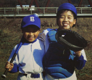 2歳年上の兄・坂本剣志郎の経歴