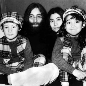 オノヨーコの子供は何人？息子ショーンと娘キョーコの現在