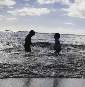 嫁との間に生まれた2人の子供について