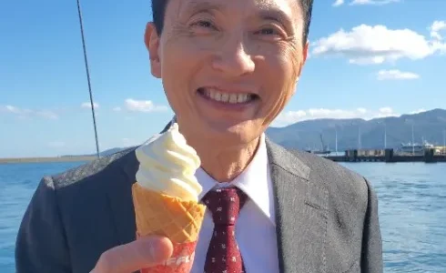 松重豊の妻との馴れ初めは飲み会！約8年間の交際から1989年の結婚までの道のり