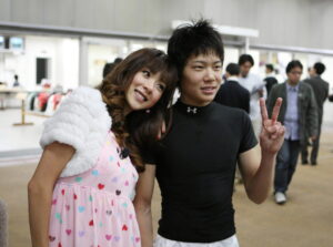 結婚の馴れ初めや世間の反応