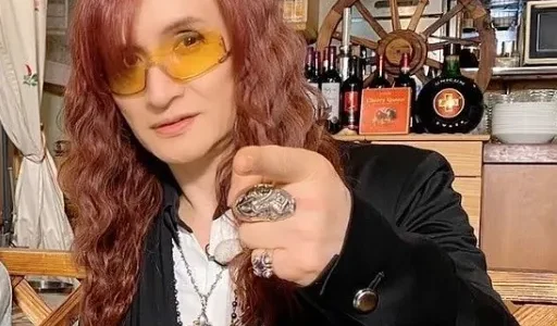 高見沢俊彦の兄・淳一の死因と生前や幼少期の関係性と写真